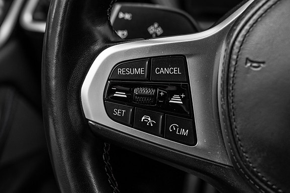 BMW i4 26 of 30