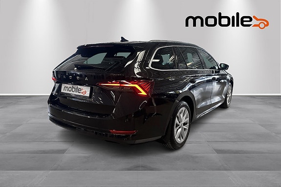 Skoda Octavia 3 of 5