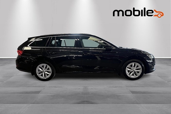 Skoda Octavia 2 of 5