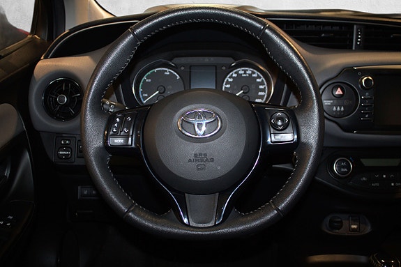 Toyota Yaris 24 of 30