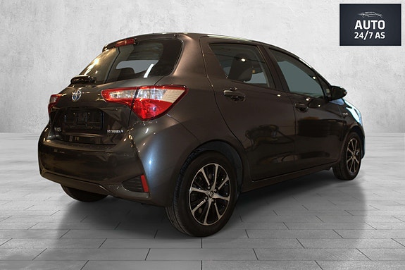 Toyota Yaris 9 of 30