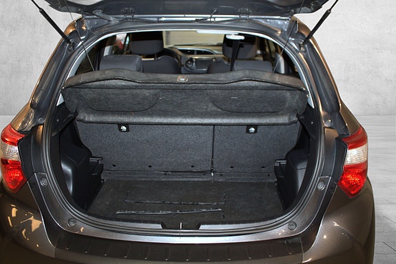Toyota Yaris 21 of 30
