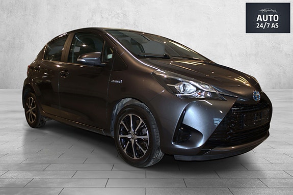 Toyota Yaris 7 of 30