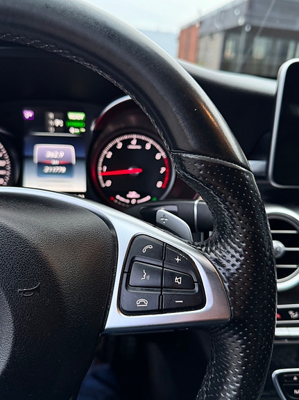 Mercedes-Benz C350 e 30 of 30