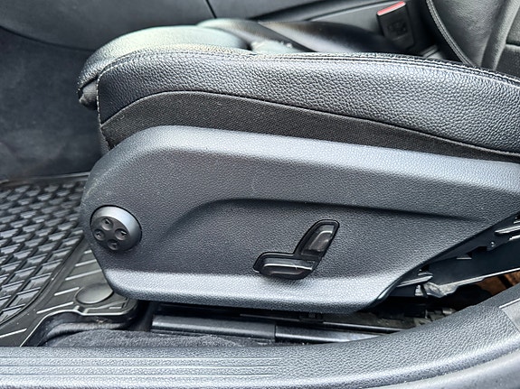 Mercedes-Benz C350 e 19 of 30