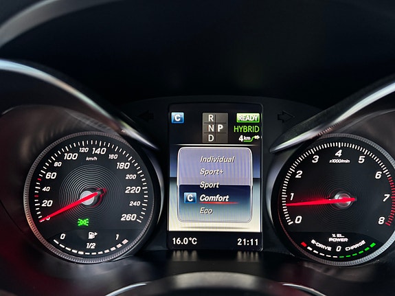 Mercedes-Benz C350 e 28 of 30