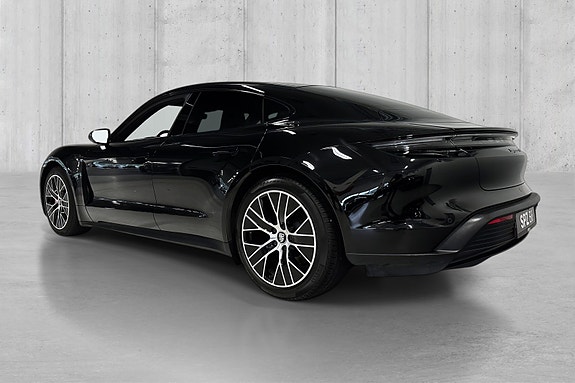 Porsche Taycan 4S 5 of 5