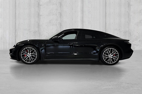 Porsche Taycan 4S 4 of 5