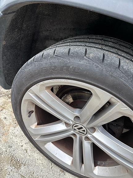 Volkswagen Tiguan 9 of 16