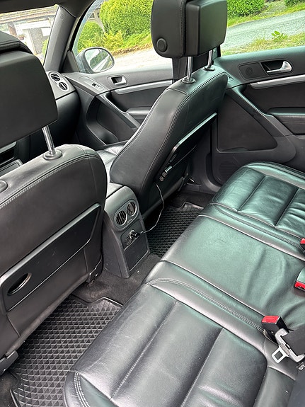 Volkswagen Tiguan 3 of 16