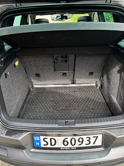 Volkswagen Tiguan 12 of 16