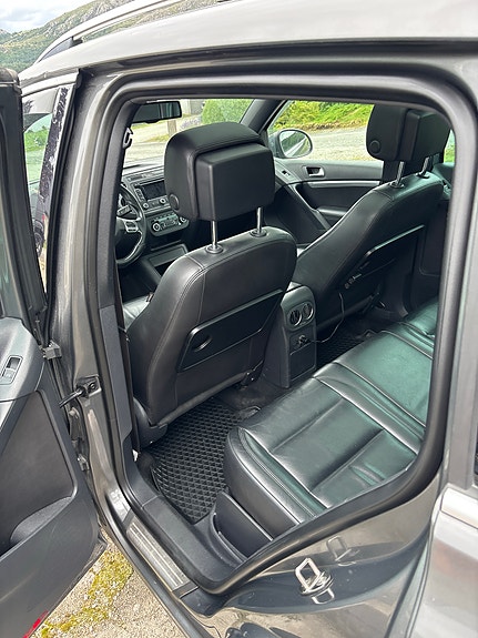 Volkswagen Tiguan 6 of 16