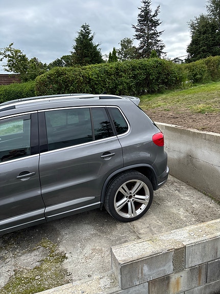 Volkswagen Tiguan 2 of 16