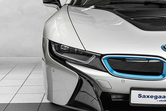 BMW i8 4 of 30