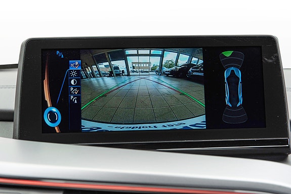BMW i8 21 of 30