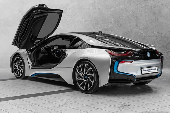 BMW i8 10 of 30