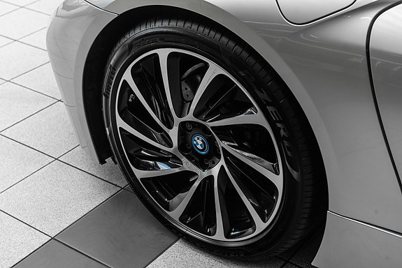 BMW i8 9 of 30