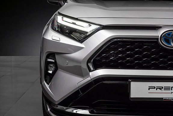 Toyota RAV4 4 of 5