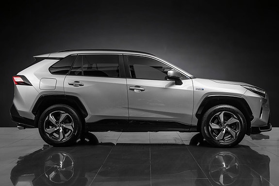 Toyota RAV4 5 of 5