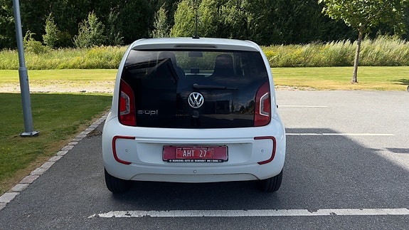 Volkswagen UP! 4 of 5
