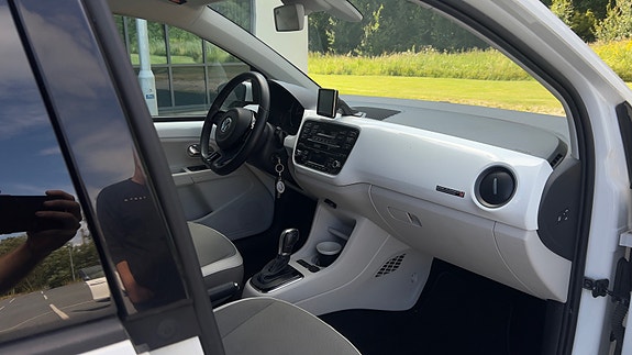 Volkswagen UP! 14 of 17
