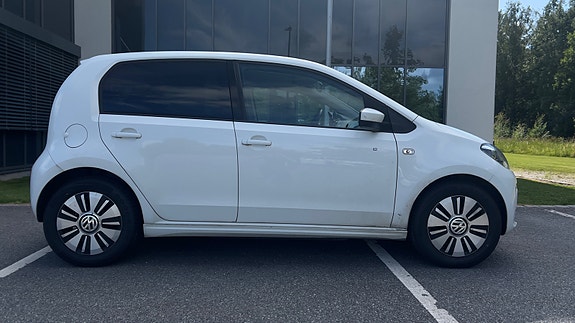 Volkswagen UP! 6 of 17