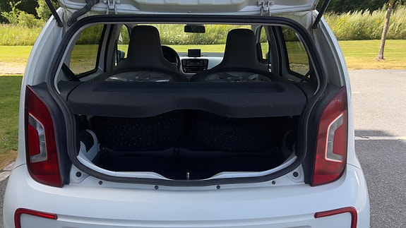Volkswagen UP! 9 of 17