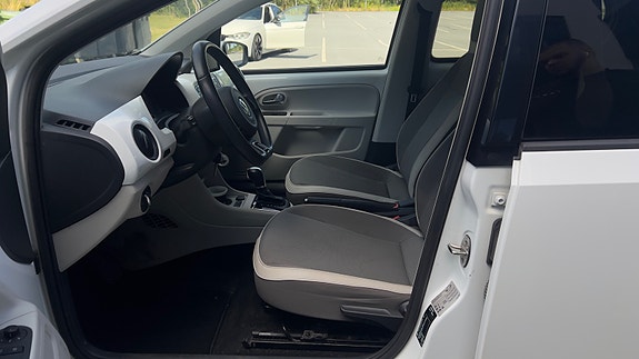 Volkswagen UP! 10 of 17