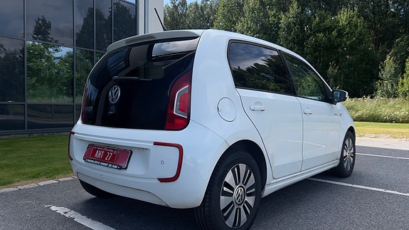 Volkswagen UP! 5 of 5