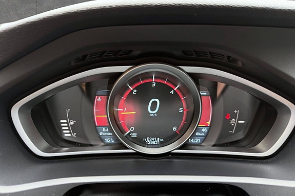 Volvo V40 18 of 20