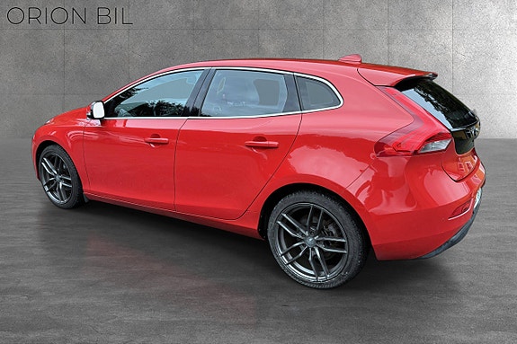 Volvo V40 12 of 20