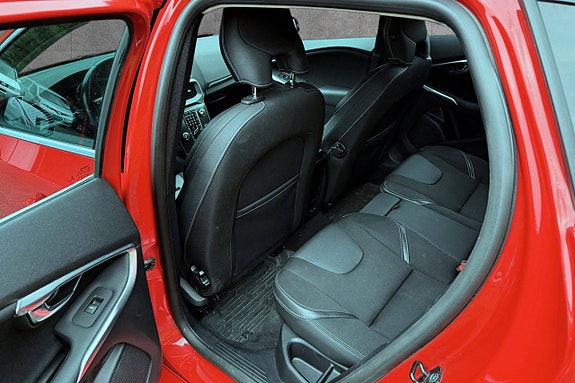 Volvo V40 14 of 20