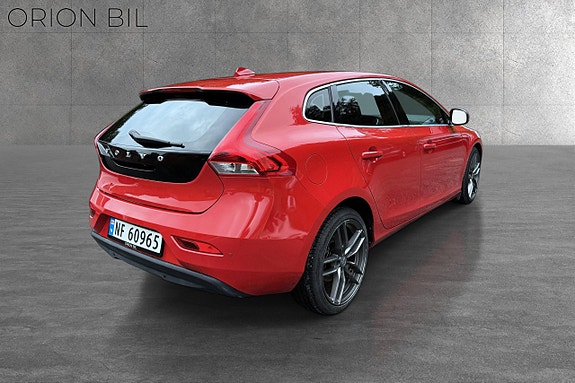 Volvo V40 8 of 20
