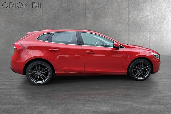 Volvo V40 4 of 20