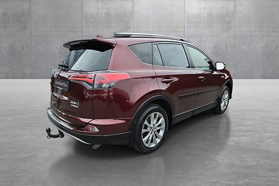 Toyota RAV4 5 of 5