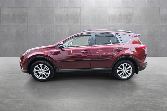 Toyota RAV4 2 of 5