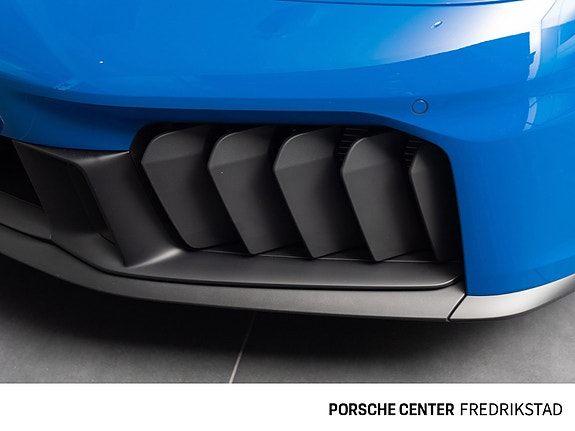Porsche 911 Targa 4 GTS 11 of 30