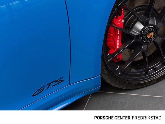 Porsche 911 Targa 4 GTS 25 of 30