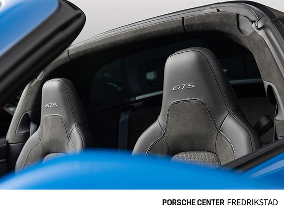 Porsche 911 Targa 4 GTS 15 of 30