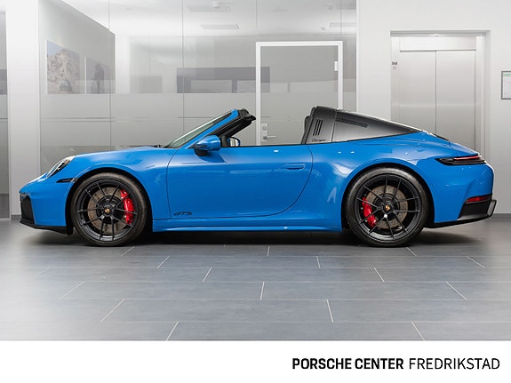 Porsche 911 Targa 4 GTS 3 of 5