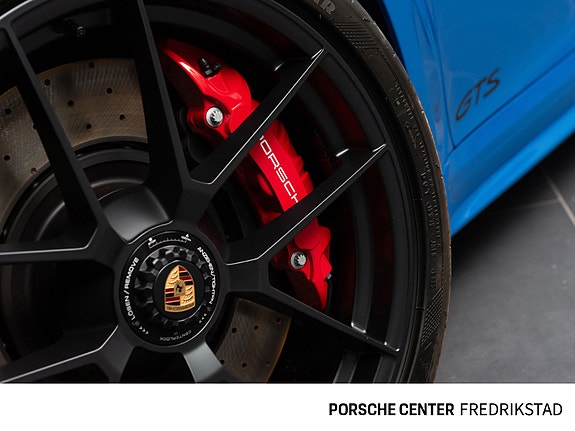 Porsche 911 Targa 4 GTS 12 of 30