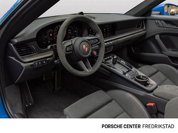 Porsche 911 Targa 4 GTS 6 of 30