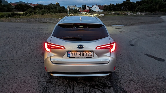 Toyota Corolla 3 of 5