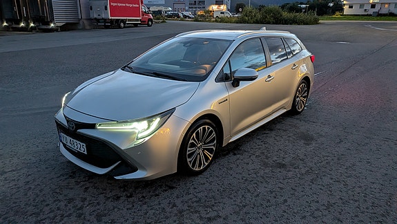 Toyota Corolla 2 of 5