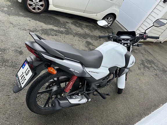 Honda CB 125F 5 of 6