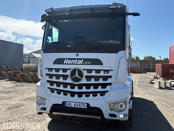 Mercedes-Benz Arocs 2 of 5