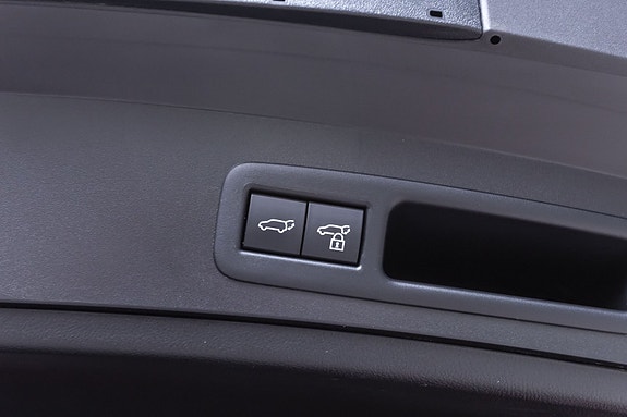 Lexus UX300e 30 of 30