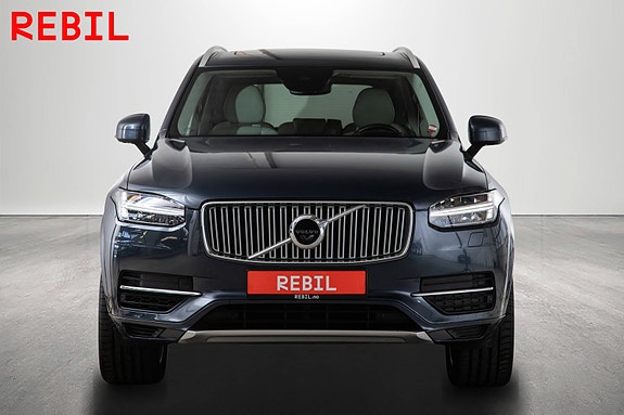 Volvo XC90 3 of 5
