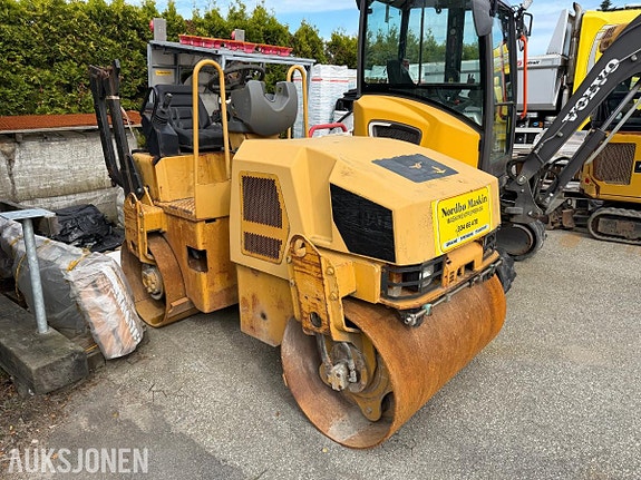 Cat CB224D 3 of 5