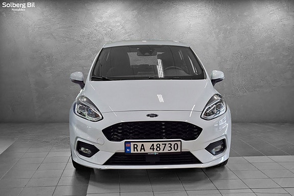 Ford Fiesta 2 of 5